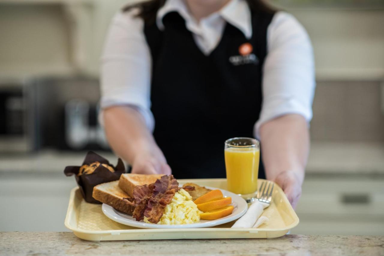 Amsterdam Inn & Suites 서식스 외부 사진