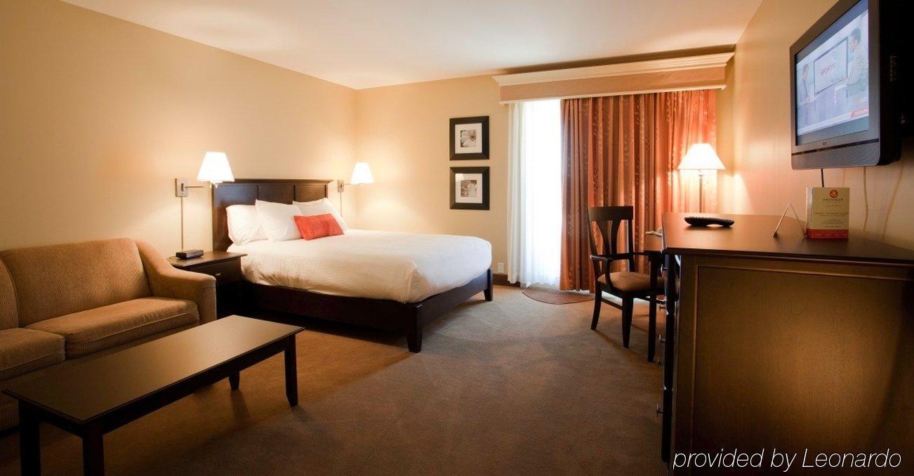 Amsterdam Inn & Suites 서식스 외부 사진